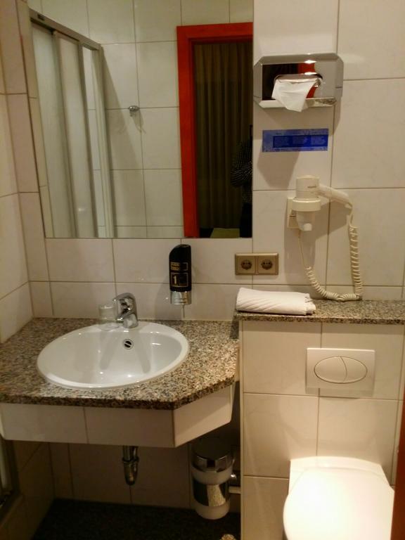 Abant Hotel Frankfurt Обертсхаузен Экстерьер фото